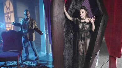 Cumthirsty Vampirella plays with Inspector Dera