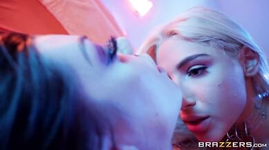 Squirting Sizzler Abella Danger 69s Karma RX