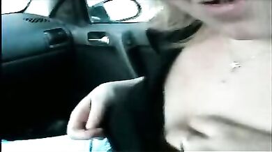 Blonde Likes To Fuck In The Car