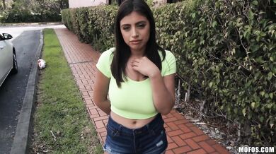 Ella Knox will knock you out of your sox