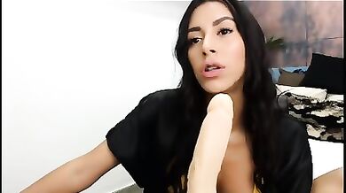 Romantic Suzanne, Want Some Fun With My Sexy Body & Big Eyes