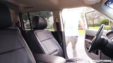 Lucky Driver Buys Fries for Abella - gets invited to FFM :O