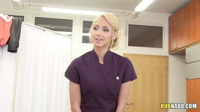 A lusty blonde turns the spa into a squirting center