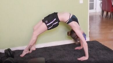 Working out with a Dick in her Mouth