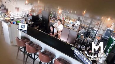 【国产】麻豆传媒作品/MDWP-007淫行餐酒馆/免费观看