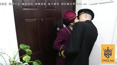 【国产】麻豆传媒作品/MDX0143-空姐与人夫机长的秘密性爱-001/免费观看