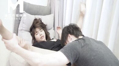 【国产】麻豆传媒作品 /性感的妻子/ MD0062精彩免费播放