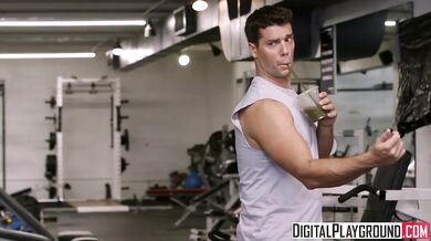 DigitalPlayground - Gym-Fails flx Kelsi Monroe