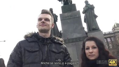 CACCIA 4K. Il talentuoso cacciatore trova molto rapidamente e fa sesso
