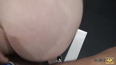 HUNT4K. Babe forgets about workout because of can get cash and dick