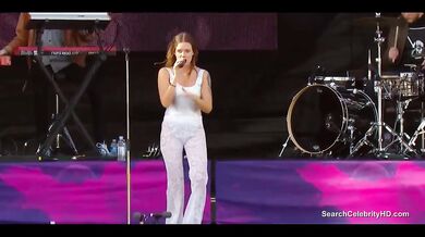 Tove Lo shows off her great tits to the crowd