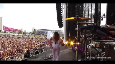 Tove Lo shows off her great tits to the crowd