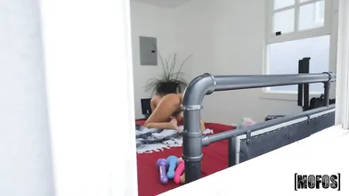 Mofos: Rachel Starr's Roomie Fucks Her on Webcam on XPORN