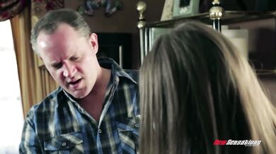 Cheerleader stepdaughter knows what daddy likes