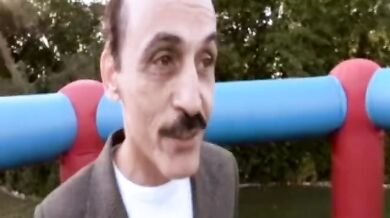 Old dude fucks y0ung pussy on lawn