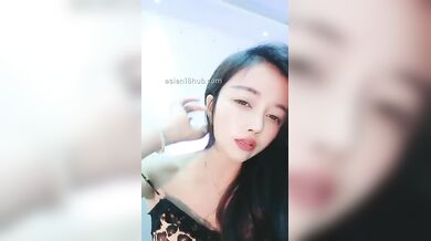 Chinese Live Girl 万人迷小妖精这么骚谁不想要呻吟踢太骚了