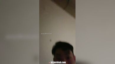 Chinese Live Girl 大半夜先洗澡刷牙再和男友酒店里面白虎蝴蝶逼道具调教
