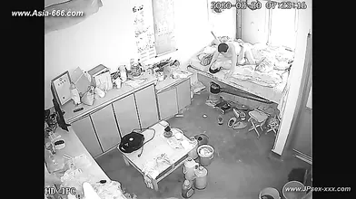 Hackers Use The Camera To Remote Monitoring Of A Lover's Home Life.555