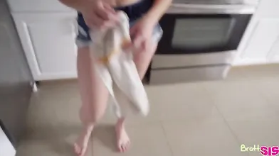 My Step Sisters Sexy Ass - S13:E10